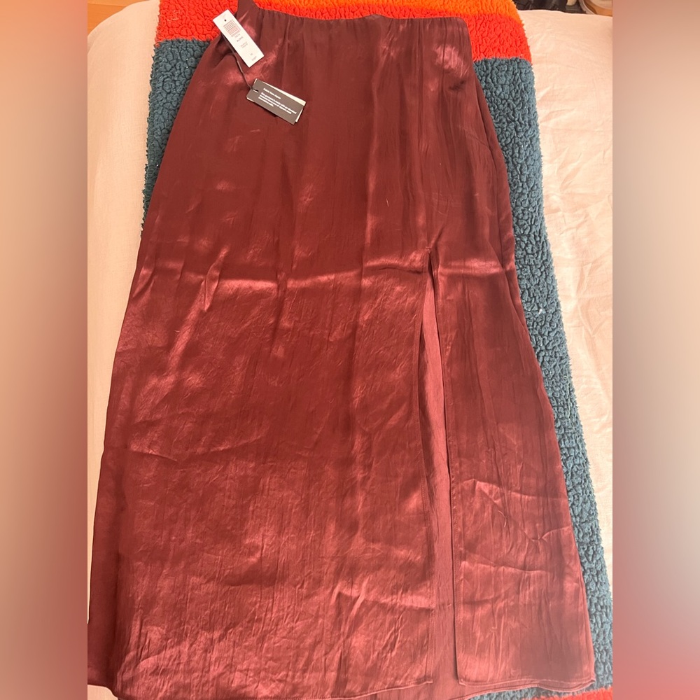 Aritzia: Babaton brown midi side slit skirt. Size 10.